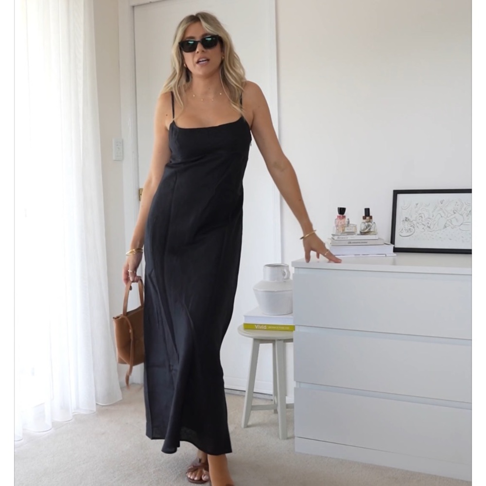 Brand new with tags Dissh Lucia black linen dress in US 2, UK 6.